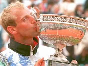 Thomas Muster, austríaco, foi campeão de Roland Garros em 1995