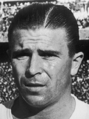 Na final da Copa dos Campeões de 1960, Puskas fez 4 gols na final contra o Frankfurt Na final da Copa dos Campeões de 1960, Puskas fez 4 gols na final contra o Frankfurt