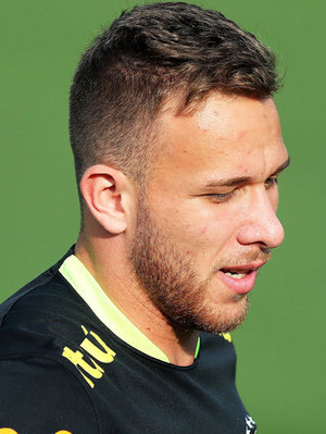 Arthur durante treino da seleção Arthur durante treino da seleção
