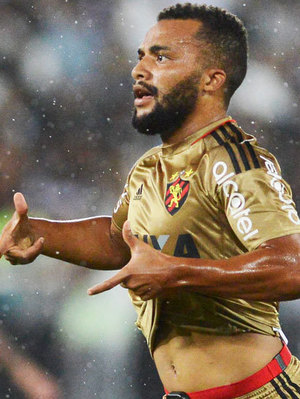 Samuel Xavier comemora gol do Sport Samuel Xavier comemora gol do Sport