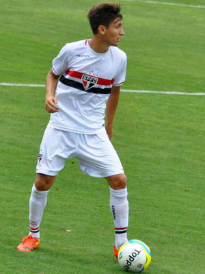 Pedro em ação pelo São Paulo Pedro em ação pelo São Paulo