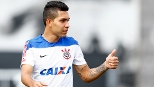 Mesmo em negociação, Petros é escalado por Tite para pegar o Santos