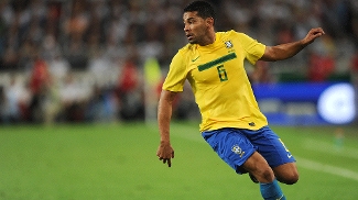 Ex-Corinthians, Fla e seleção pensa em aposentadoria e fatura com restaurante dos boleiros: 'É vintage, estilo NY' Seleção André Santos amistoso Alemanha 10/08/2011