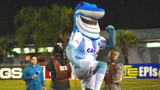Londrina ignora desprezo de rivais e valoriza conquista nacional A festa da torcida do Londrina no estádio do Café teve até invasão de campo