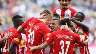 Red Bull Salzburg parte para seu maior voo continental Red Bull Salzburg venceu sem dificuldades o Hartberg, pela sétima rodada do Campeonato Austríaco