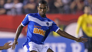 Zagueiro relembra pressão no Cruzeiro antes de goleada histórica sobre Atlético-MG: 'Na 1ª bola, sabíamos que ganharíamos' Zagueiro Naldo jogou no Cruzeiro em 2011