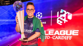 Guilherme 'GuiFera', campeão mundial de ‘PES’, assina com o Santos Na final do PES League 2017 em Londres, GuiFera derrotou o italiano Ettore "Ettorito97" Giannuzzi.