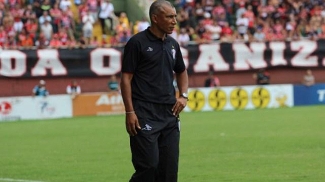 Villarreal empata sem gols com Almeria, mas segue na zona da Liga Europa Treinador do Joinville manterá a equipe para a fase decisiva do Catarinense