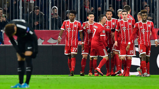 Neymar não faz história e Bayern vence, mas PSG passa às oitavas em primeiro Neymar não marcou, e Bayern venceu o PSG pela Champions
