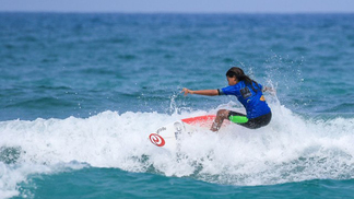 Irmã de Gabriel Medina assina com mesma patrocinadora do surfista Sophia Medina conquista o melhor resultado de sua carreira