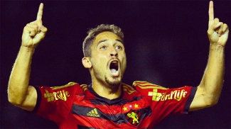 Volante brasileiro Sandro é emprestado e defenderá o 3º time na Inglaterra Régis vê disputa sadia no meio de campo do Sport
