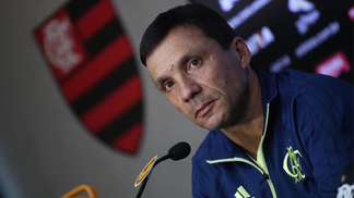 Zé Ricardo pede foco no Palmeiras e avisa: 'É final de Copa do Mundo' Zé Ricardo crê que jogo contra o Palmeiras é fundamental