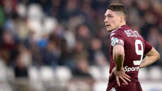 Atacante de R$ 393 milhões do Torino sofre contusão no joelho durante treino e preocupa Belotti lamenta pênalti perdido por ele contra o Chievo, no último domingo