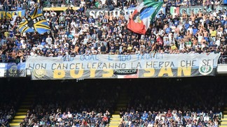 Traição, brigas e mentiras: o caos do atacante de 110 milhões de euros para quem os gols são só detalhe Torcida da Inter para Icardi, ainda em 2016: 100 gols e 100 troféus não apagarão a merda que você é