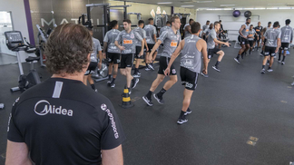 Efeito quarentena: na preparação física, a missão é ‘minimizar danos’, e volta imediata dos jogos é sinal de alerta para os atletas Jogadores do Corinthians se preparam para jogo contra o Ituano