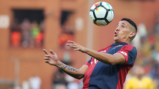Herdeiro de Roberto Baggio? Centurión soma apenas 51 minutos pelo Genoa e já está na corda bamba Centurión em ação contra a Juventus; jogou só 18 minutos