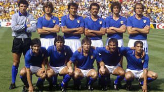 Cérebro da Itália diz que seleção de Telê 'estava obrigada a ganhar' em 1982 e garante: 'Poderia ter jogado no Brasil' Seleção italiana perfilada antes do jogo contra o Brasil pela Copa do Mundo de 1982