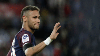 Presidente do Lyon acha muito difícil competir contra Neymar Neymar teve grande atuação neste domingo