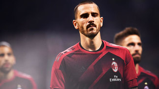 Milan gastou R$ 157 milhões para ter 'melhor zagueiro do mundo'; agora, tem pior defesa dos grandes europeus Bonucci Milan Inter de Milão Campeonato Italiano 15/10/2017
