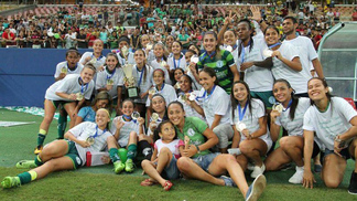 Estádio cheio, patrocinador máster e agora sócio-torcedor e CT: conheça o time de futebol feminino que dá certo no Brasil O Iranduba conquistou seu sétimo título seguido no Campeonato Amazonense