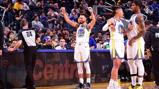 Stephen Curry tem um recado: o MVP voltou Curry se diverte durante vitória dos Warriors