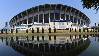 Nada de luxo e ingresso 'baratinho': o palco, numa 'outra Europa', da decisão Real Madrid x Manchester United Philip II Arena, principal estádio da Macedônia