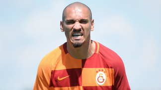 Na Turquia, Maicon rechaça apelido de 'God of Zaga': 'Sou um ser humano que pode cometer erros' Maicon vestiu a camisa do Galatasaray