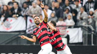Ele começou com James Rodríguez, pediu autógrafo para Ronaldo no Fla e é fã de Osório: quem é o carrasco do Corinthians Tréllez comemora gol contra o Corinthians