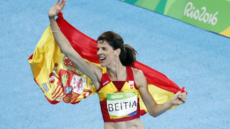 Após seguidas lesões, campeã olímpica no Rio no salto em altura se aposenta Ruth Beitia comemora sua conquista olímpica nos Jogos do Rio de Janeiro