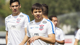 Paraguai convoca Romero e Balbuena, que podem desfalcar o Corinthians Romero Balbuena Treino Corinthians 09/09/2017