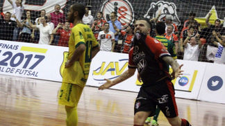 Joinville conquista título inédito da Liga Nacional de Futsal O Joinville é o campeão da Liga Nacional de 2017