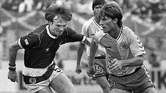 Dívida de time espanhol 'divide' tabelas e acirra guerra entre Liga e Federação Laudrup Dinamarca Copa 1986