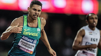 Brasil fatura cinco medalhas e tem melhor dia no Mundial de Paratletismo Mateus Evangelista ganhou a medalha de prata