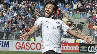 Valdivia só perdeu cinco minutos de jogo no Chile, encanta, e jornal já pede retorno à seleção Jorge Valdivia comemora gol pelo Colo-Colo no Campeonato Chileno