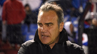 Rival do Botafogo, técnico conquistou o mundo e revelou Suárez e Griezmann; conheça Martín Lasarte está desde o meio de 2016 à frente do Nacional-URU