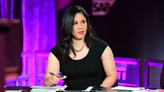 A NBA tem trabalhado para aumentar a representatividade feminina na liga Kara Lawson no WNBA Draft de 2019