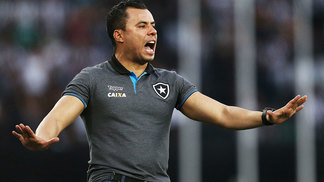 Botafogo visita o Avaí para se manter no G-6 Jair Ventura Botafogo Vitoria Campeonato Brasileiro 01/10/2017
