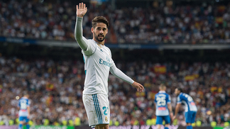 Isco faz dois gols, sai ovacionado e Real vence a primeira no Bernabéu pela LaLiga Isco Real Madrid