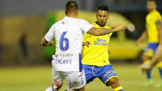 Com gol de Calleri, Las Palmas derrota o Tenerife; Wolfsburg também vence Jonathan Vieira marcou um golaço na vitória do Las Palmas