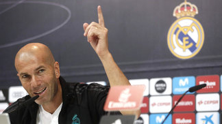 Zidane descarta treinar o Barcelona um dia: 'Tenho o coração branco' Zinedine Zidane durante entrevista coletiva no Real Madrid