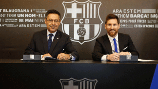 'Efeito Neymar' fez Barcelona mudar renovação com Messi, diz jornal Messi será jogador do Barça ao menos até 2021