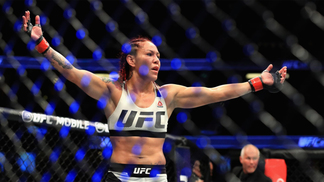 Cyborg admite erro e diz que aprendeu com doping: ‘Talvez não fosse a atleta que sou hoje’ Cyborg nocauteou e se tornou campeã do UFC