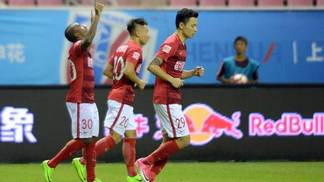 Ex-Vasco decide, e time de Felipão encaminha o heptacampeonato na China; Ramires faz dois Muriqui comemora gol pelo Guangzhou Evergrande no Campeonato Chinês
