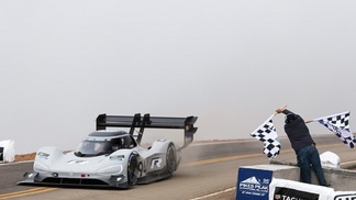 Novo recorde da Pikes Peak Hill Climb é de um carro elétrico Romain Dumas (Volkswagen ID R Pikes Peak)