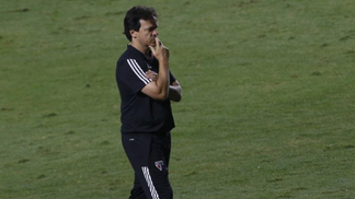 São Paulo sente a falta de Daniel Alves, tem queda de rendimento, mas ganha do lanterna Goiás com lance polêmico do VAR Fernando Diniz durante partida do São Paulo