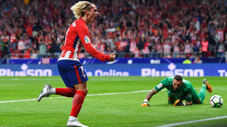 Griezmann brilha e garante vitória suada do Atlético de Madri na estreia do novo estádio Antoine Griezmann comemora o seu gol, o primeiro do Wanda Metropolitano, novo estádio do Atlético de Madri