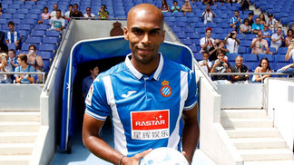 Zagueiro brasileiro Naldo durante sua apresentação no Espanyol