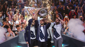 Central eSports: Resumão do International 7 e palpites sobre as semifinais do CBLoL 2017 Team Liquid ergue o Aegis após derrotar a Newbee na grande final do TI7