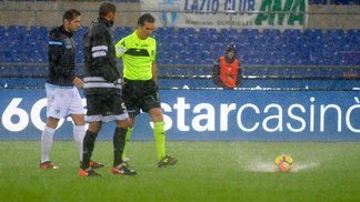 Jogo pelo Italiano entre Lazio e Udinese é adiado por causa de temporal Chuva forte impossibilitou o duelo deste domingo na capital italiana