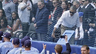 Entenda o acordo entre a MLB e Cuba para a contratação de jogadores da ilha Barack Obama em jogo entre Tampa Bay Rays e a seleção de Cuba em 2016